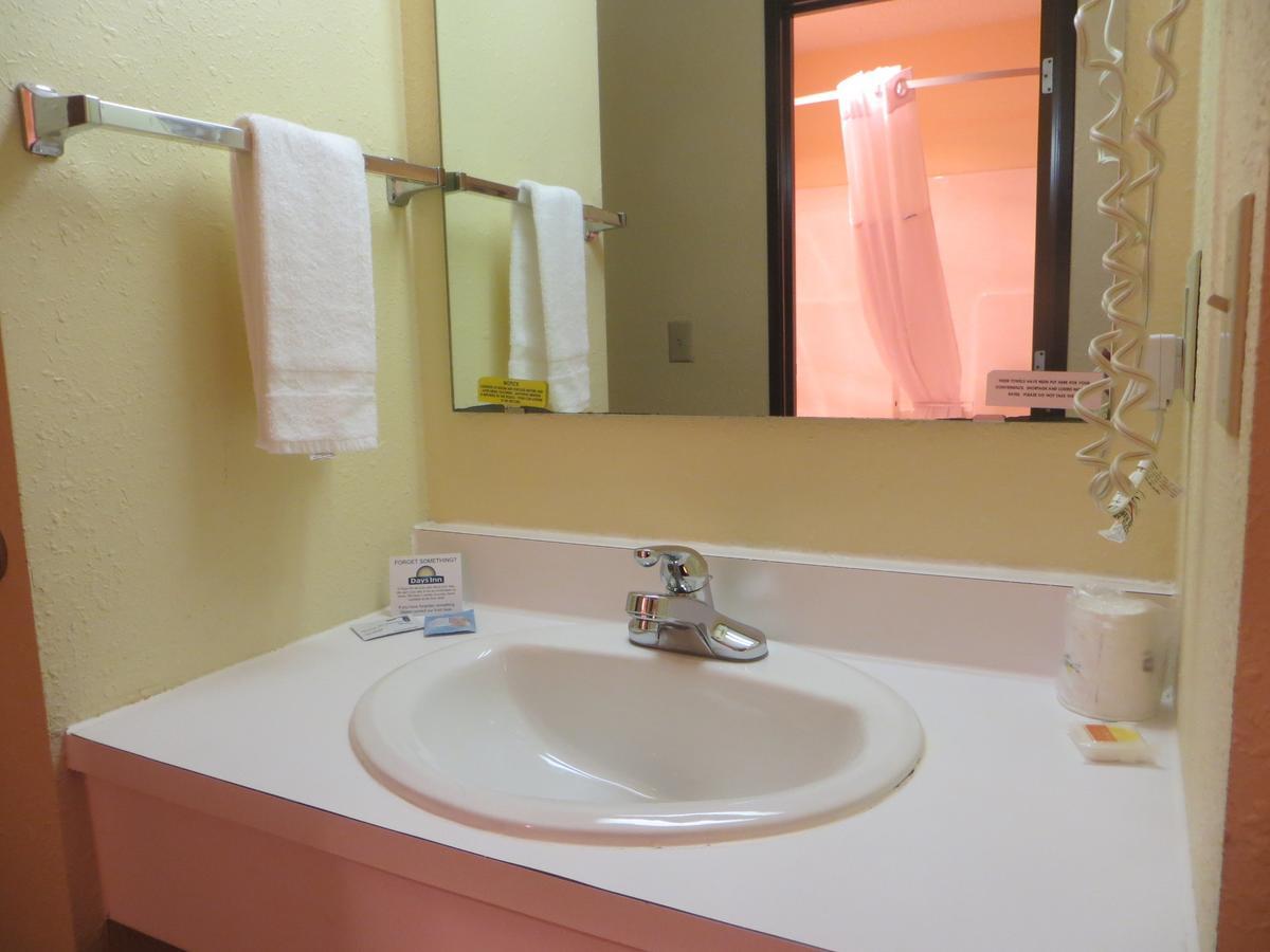 Days Inn By Wyndham Jackson Room photo